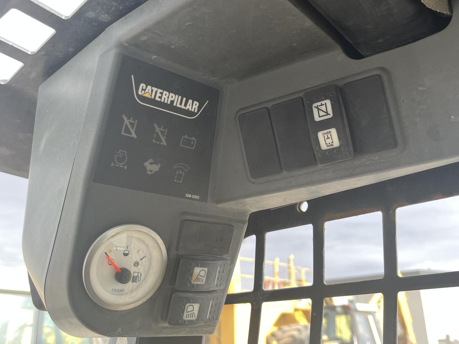 ./imagenes/INVOICE/2019/16885/MINICARGADOR CATERPILLAR 226B3 (19).JPG